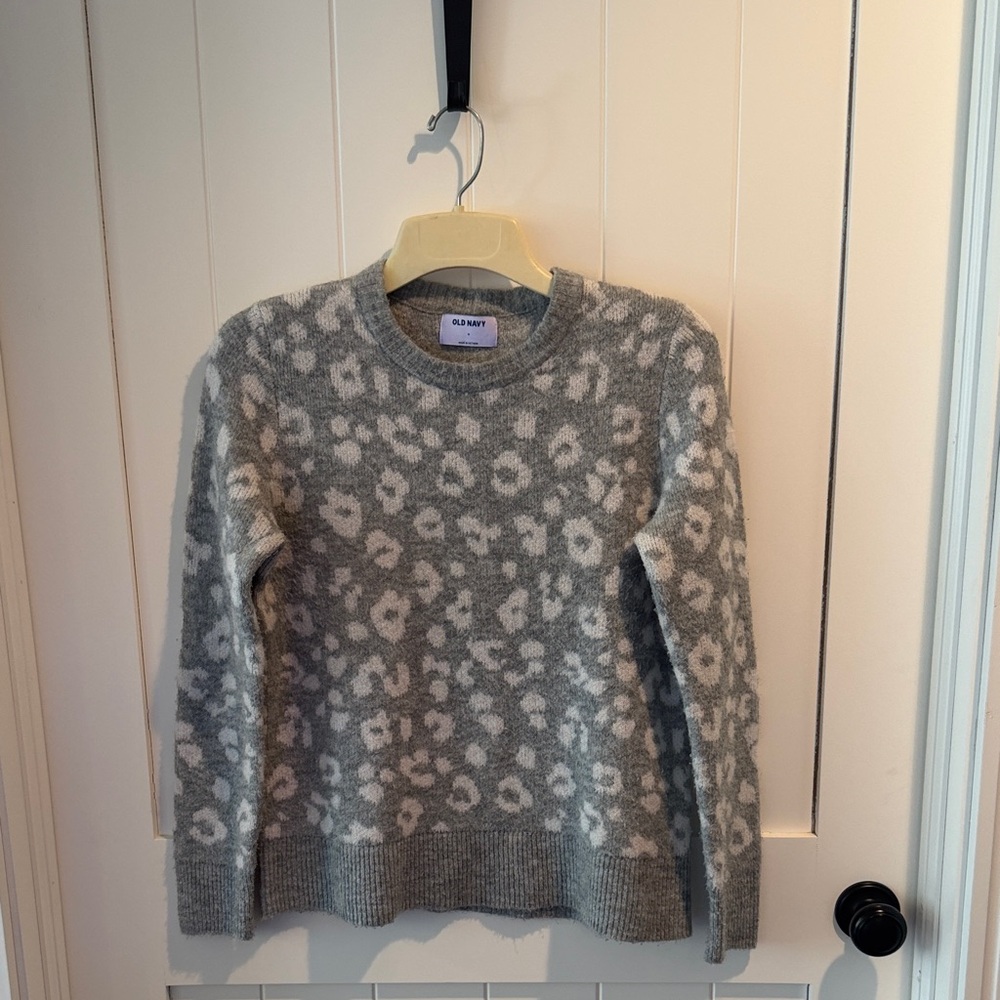 Old Navy Gray and Cream Leopard Crewneck Sweater